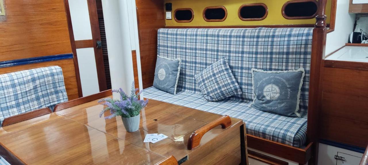 Spacious And Cozy Caribbean Boat In Barcelona With Tour Option Botel Sant Adria de Besos