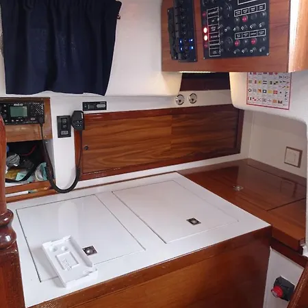 Spacious And Cozy Caribbean Boat In Barcelona With Tour Option Sant Adria de Besos Exterior photo