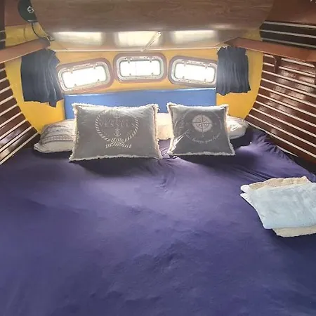 Spacious And Cozy Caribbean Boat In Barcelona With Tour Option Sant Adria de Besos Exterior photo